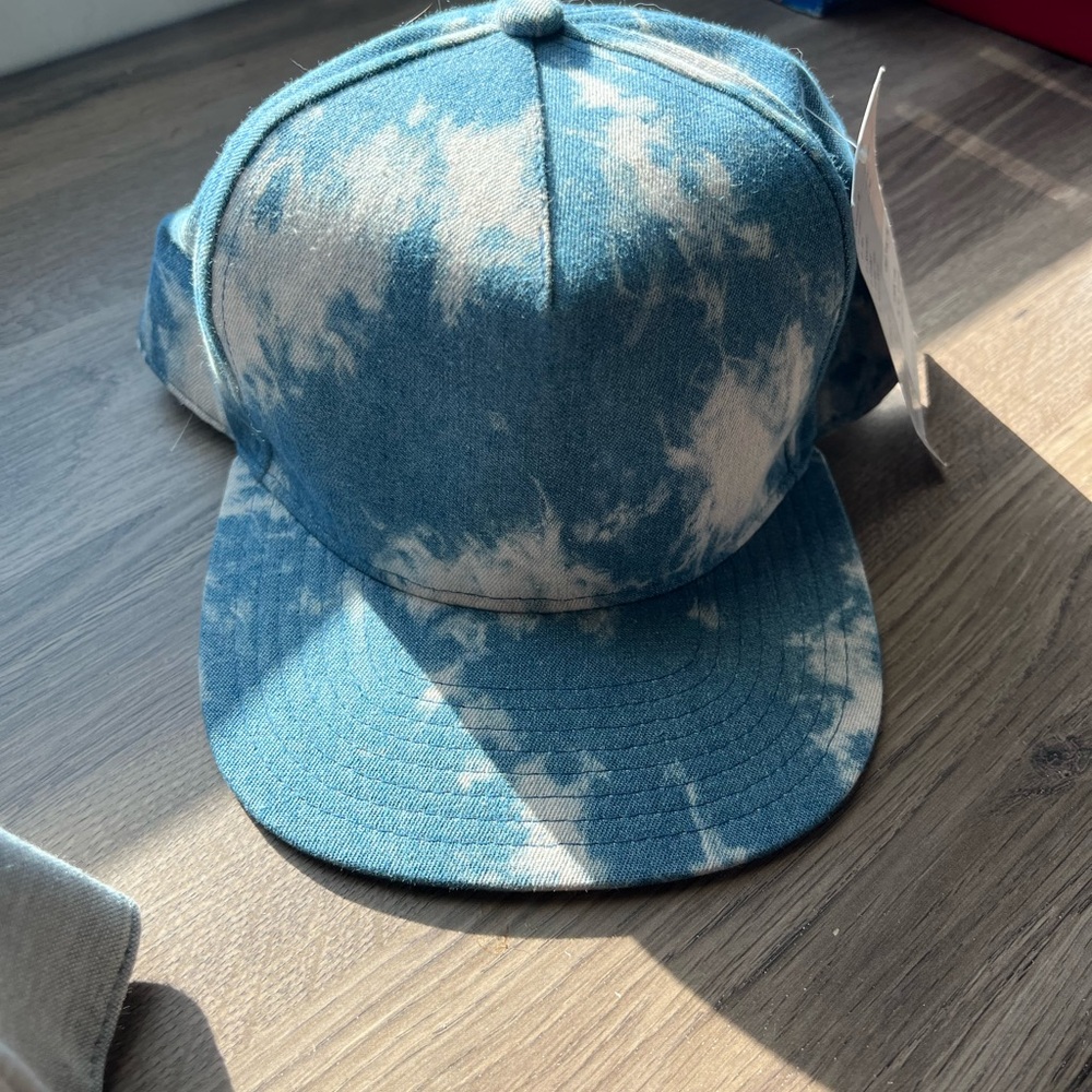 Berserk Blue and White Tie-Dye snap back hat